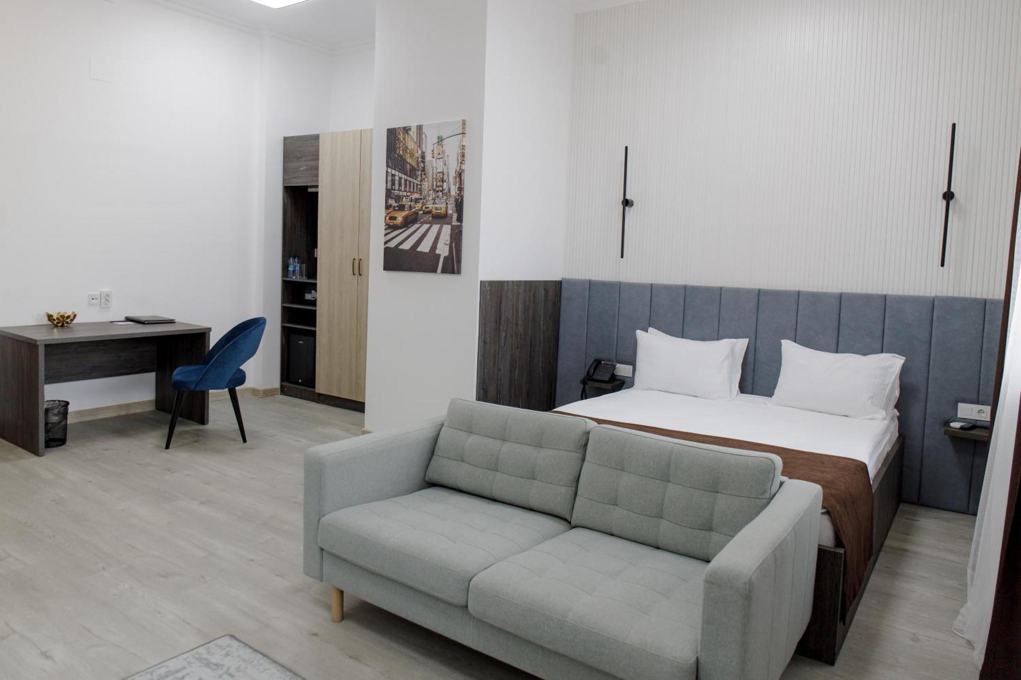 Infinity Plaza Block 1 호텔 Atyraū 외부 사진