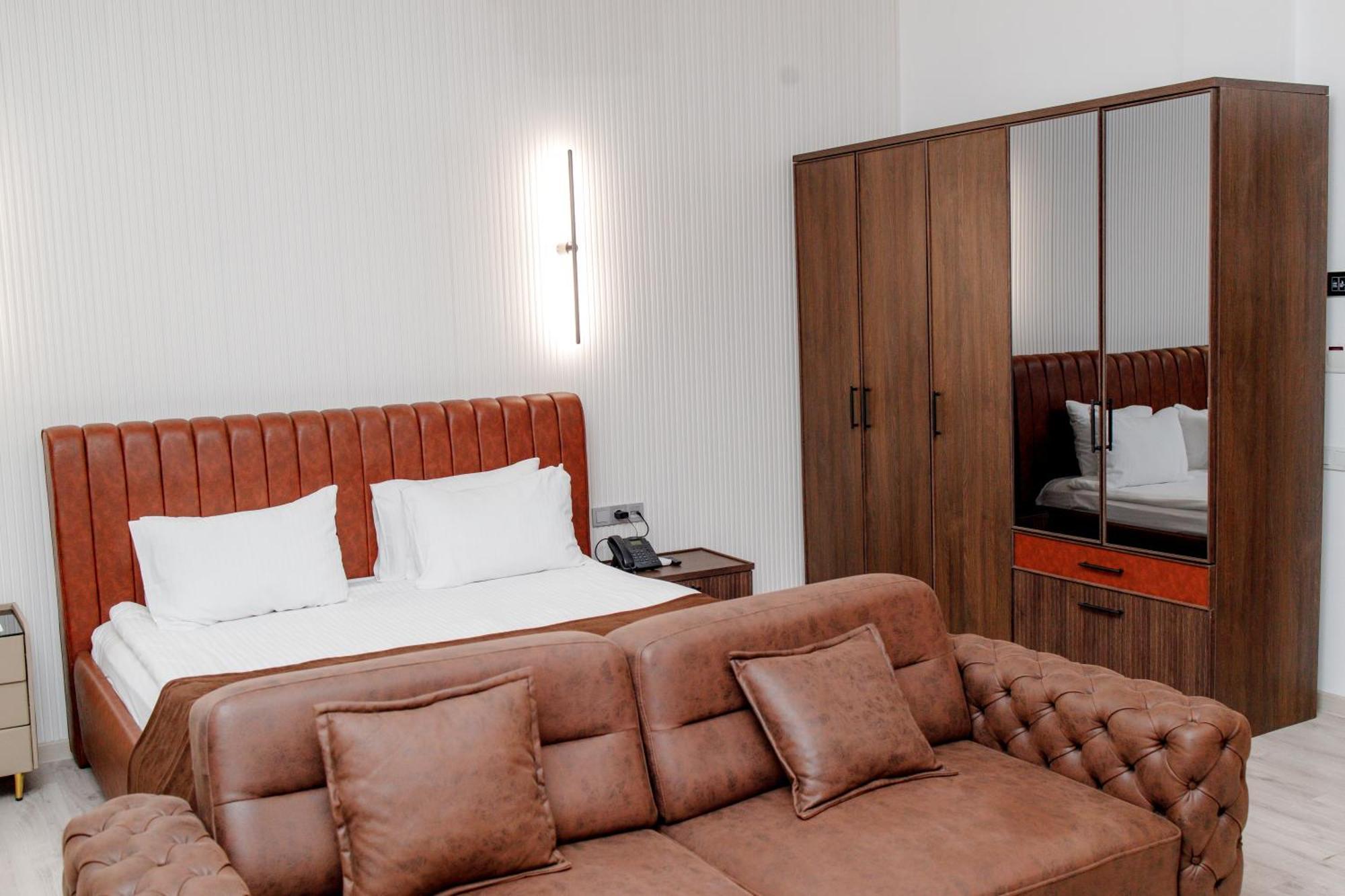 Infinity Plaza Block 1 호텔 Atyraū 외부 사진