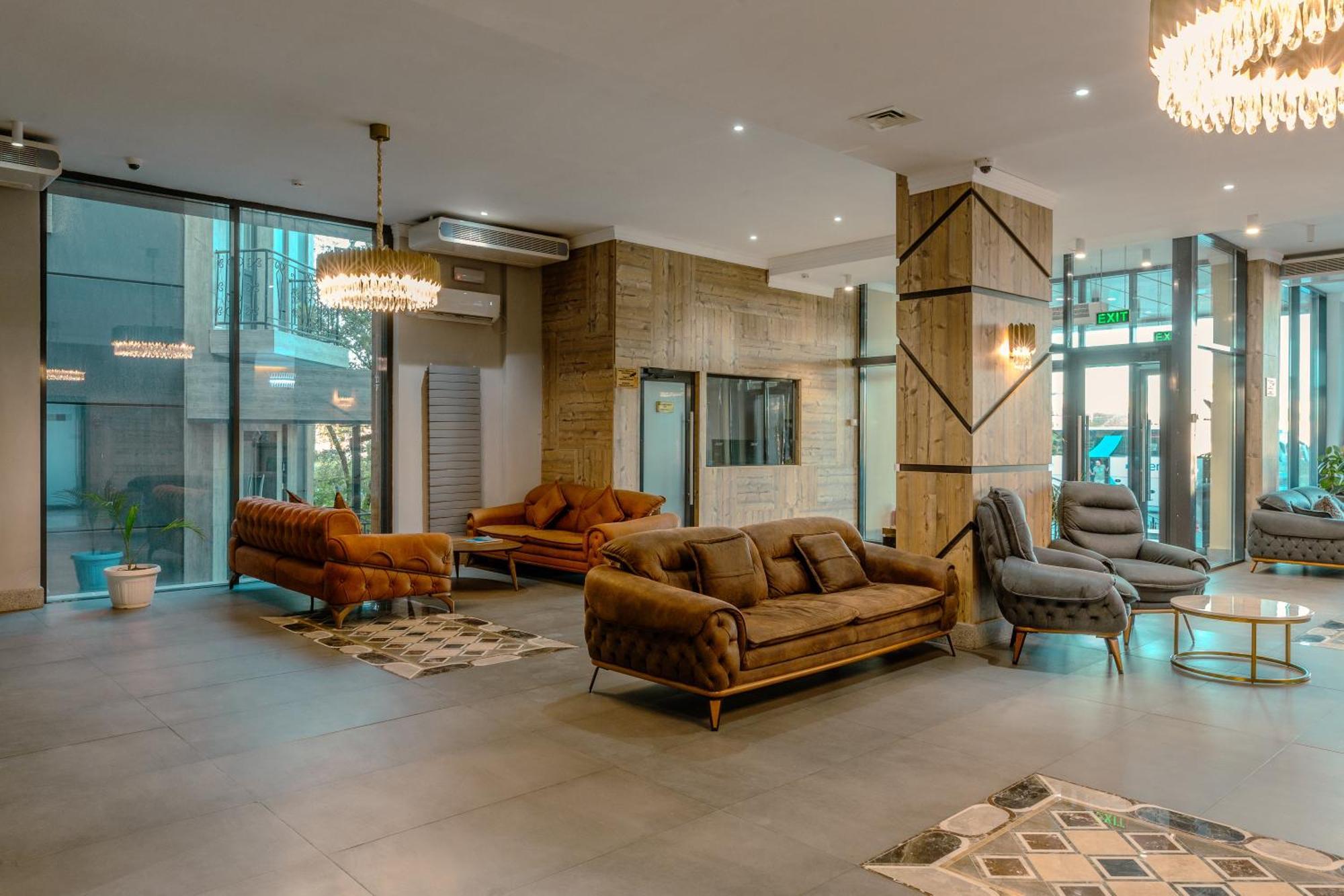 Infinity Plaza Block 1 호텔 Atyraū 외부 사진