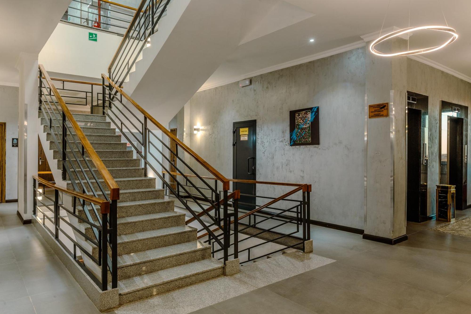 Infinity Plaza Block 1 호텔 Atyraū 외부 사진